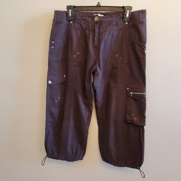 Black Capri - Picture 1 of 3